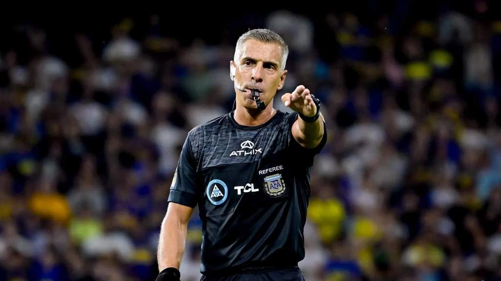 Bomba en la Liga Profesional designan los árbitros del Torneo Clausura