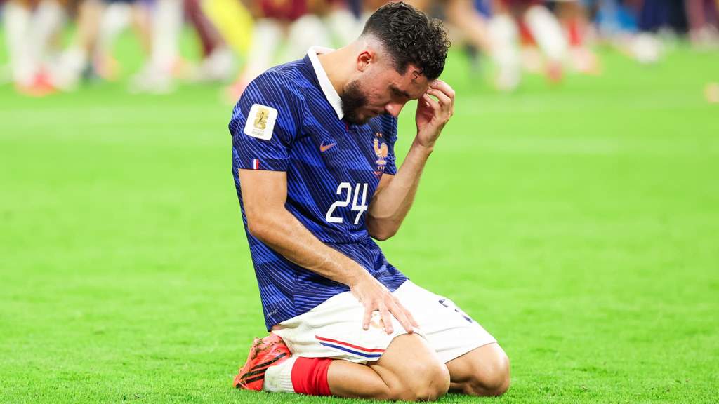 Rayan Cherki durante un partido con la selección nacional de Francia en el Mundial