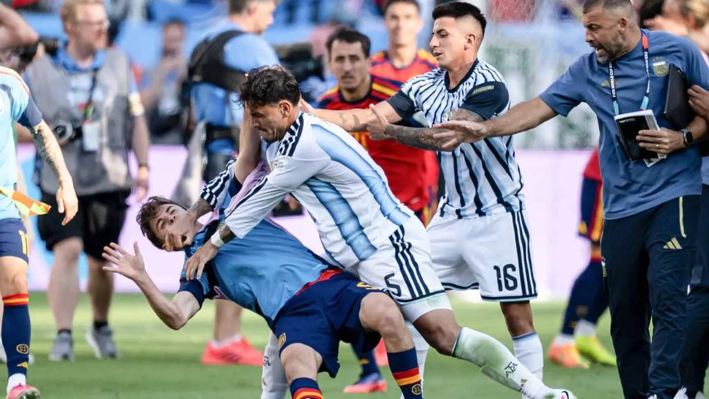 Gavi opina sobre la agresión de Leandro Paredes tras la final del Mundial 2026