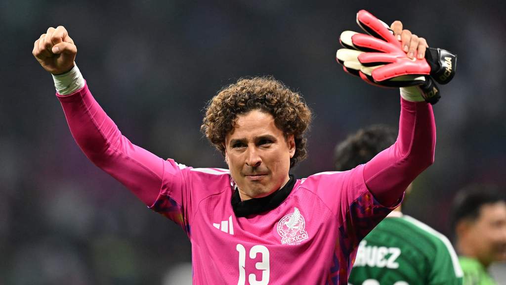 Guillermo Memo Ochoa portero de la selección de México se retira del fútbol