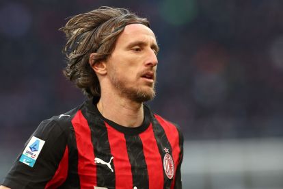 Luka Modric celebrando un partido con la camiseta del Milan en la Serie A
