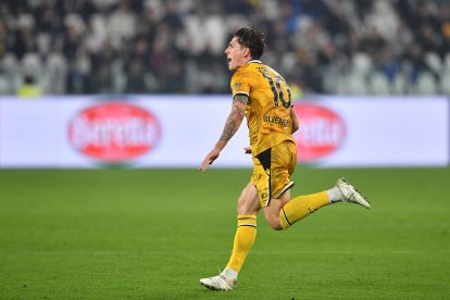 Nicolò Zaniolo celebra un gol con el Udinese en un partido de la Serie A